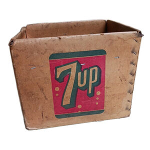 Vintage 7 Up Metal Frame Crate Soda Pop Carrier